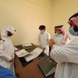 مركز الملك سلمان للإغاثة يدشن مشروع توزيع 12 ألف حقيبة شتوية للنازحين في عدة محافظات يمنية