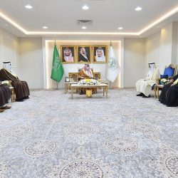 “التجارة” تشهر بمنشأة عرضت منتجات غذائية منتهية الصلاحية