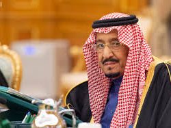 هوس المًوضة والبحث عن الجمال اصبح من الاوليات عند الفتيات