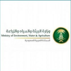 وزير الموارد البشرية والتنمية الاجتماعية يتلقى الجرعة الأولى من #لقاح_كورونا