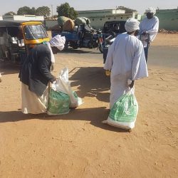 مركز الملك سلمان للإغاثة يوزع 5,420 حقيبة مدرسية في عدد من مديريات محافظة حضرموت
