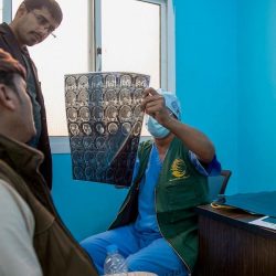 العيادات الطبية التغذوية لمركز الملك سلمان للإغاثة تواصل تقديم خدماتها العلاجية في مديرية الخوخة بالحديدة