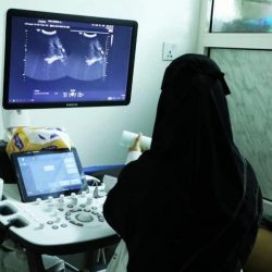 مركز الملك سلمان للإغاثة يوزع أكثر من 694 طنًا من السلال الغذائية للنازحين في محافظة حجة