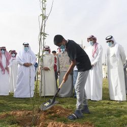 فرق الخدمات الطبية بوزارة الداخلية تواصل تنفيذ جولاتها الميدانية لتقديم لقاح فيروس “كورونا”