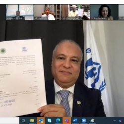 أمير منطقة الرياض يوجه بتكثيف الجولات الرقابية على أماكن التجمعات لمتابعة تطبيق الإجراءات الاحترازية ورصد المخالفين