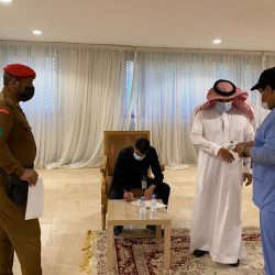 تعليم جازان يبدأ بتقديم لقاح كورونا لمنسوبيه ومنسوباته في مقرات العمل بالتعاون مع صحة جازان