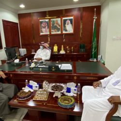 سمو أمير منطقة جازان وسمو نائبه يعزيان رئيس مركز قوز الجعافرة بوفاة والده ..