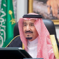 شؤون الحرمين توزع وجبات إفطار الصائمين على المصلين والمعتمرين بالمسجد الحرام