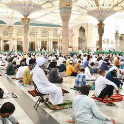 الشؤون الإسلامية تغلق مسجدين مؤقتاً بعد ثبوت حالات إصابة كورونا بين صفوف المصلين وتعيد فتح 39 مسجداً