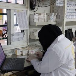 العيادات الطبية المتنقلة لمركز الملك سلمان للإغاثة في الغرزة تواصل تقديم خدماتها العلاجية للمستفيدين