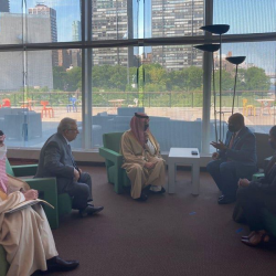 سمو وزير الخارجية يلتقي نائب رئيس الوزراء وزير خارجية الأردن