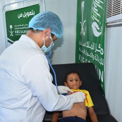 الشؤون الإسلامية تستكمل توزيع 1100 سلة غذائية في فيتنام ضمن برنامج خادم الحرمين الشريفين لتفطير الصائمين