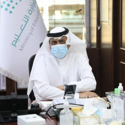 أمير تبوك يستقبل المواطنين في اللقاء الأسبوعي