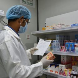 وفد أمريكي يزور عيادات مركز الملك سلمان للإغاثة في مخيم الزعتري بالأردن