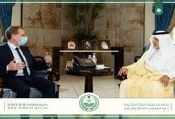 سمو الأمير فيصل بن خالد بن سلطان يستقبل أمين وأعضاء مجلس شباب منطقة الحدود الشمالية