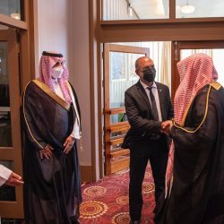 شاهد.. الطلاب يعودون إلى مدارسهم في أول أيام الدراسة الحضورية