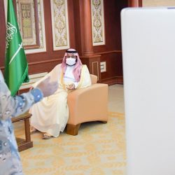 شرطة أبو ظبي تنفذ ورشة “العودة الآمنة للمدارس” لمشرفي الحافلات