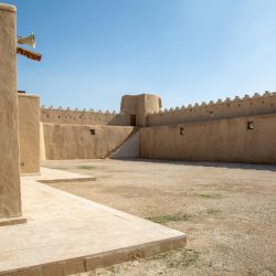 إيقاف تعليق القدوم إلى المملكة عبر المنافذ البرية والبحرية والجوية من الإمارات وجنوب أفريقيا والأرجنتين اعتبارًا من الساعة 11 صباح غدٍ الأربعاء