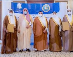 آل حفيظ يدعم النادي بخمسون الف بريال محافظ بيش يرعى حفل النادي للصعود للدرجة الثالثة