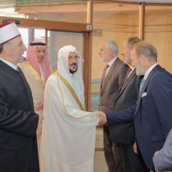 معالي رئيس جامعة الحدود الشمالية يكرم الفائزين بالمراكز الأولى لبرنامج طور إداري ويكرم الرئيس التنفيذي للبرنامج