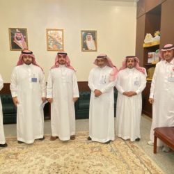 “محافظ بـيـش”: يستقبل رئيس وأعضاء جمعية المتقاعدين بالمنطقة ..