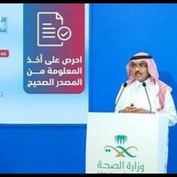 الرئيس العام لشؤون الحرمين يُسلم كسوة الكعبة المشرفة لكبير سدنة بيت الله الحرام