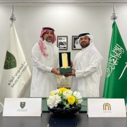 سمو محافظ الأحساء يقدم عزاءه لأسرة ال دحباش