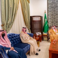 ضبط مخالفاً لنظام أمن الحدود ومقيماً لقطعهما الأشجار في محافظة حريملاء