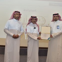 خوجة: تطعيمات ” كورونا” أهم الاكتشافات في 2021