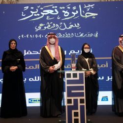 معالي رئيس جامعة الملك سعود يكرّم الطلبة الحاصلين على الجوائز و المراكز الأولى في المسابقات المختلفة على مستوى المملكة