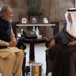 مستشار خادم الحرمين الشريفين أمير منطقة مكة المكرمة يستقبل مدير عام فرع وزارة الموارد البشرية والتنمية الاجتماعية بالمنطقة