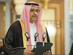 رئاسة شؤون الحرمين تنفذ الصيانة الدورية لثوب الكعبة المشرفة