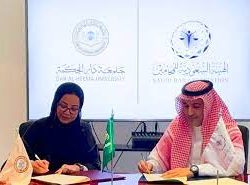 سمو رئيس هيئة تطوير عسير يوقّع مذكرة تفاهم مع مؤسسة الوليد للإنسانية