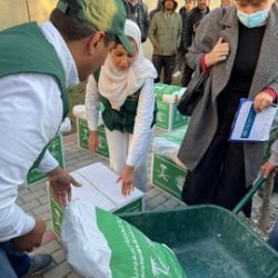 مركز الملك سلمان للإغاثة ينفذ ورش تدريبية حول الإصحاح البيئي للمعلمين والآباء بعدن