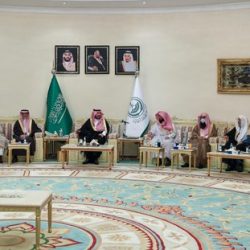 سمو أمير منطقة الجوف يستقبل أبناءه الأيتام ويشاركهم تناول الإفطار