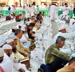 نيابة عن سمو ولي العهد .. سمو نائب وزير الدفاع يرعى حفل تخريج الدفعة (80) من طلبة كلية الملك عبدالعزيز الحربية