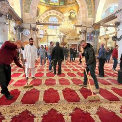 شرطة الاحتلال تعتقل 400 مصلٍ من داخل المصلى القبلي بالأقصى