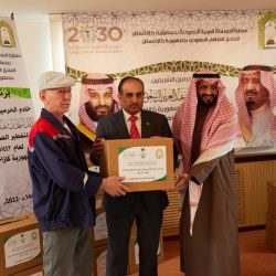 تدشين برنامج خادم الحرمين الشريفين لتفطير الصائمين وتوزيع التمور الفاخرة في بنغلاديش.