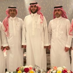 رئيس رابطة الهواة لكرة القدم في الأحساء ونائبه يتوجون بطل بطولة فريق العرين