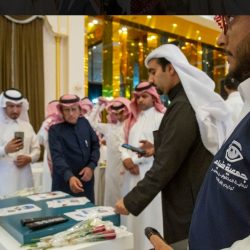 أمير جازان يعزي شيخ شمل قبائل «الشرفاء» في وفاة والدته