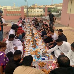 سمو أمير منطقة عسير يشارك قيادات شرطة المنطقة ومنسوبيها مائدة الإفطار