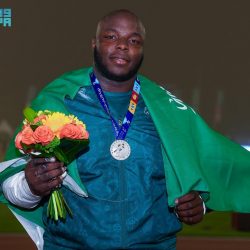 الفريق الجراحي لفصل التوأم اليمني الملتصق بالرأس يعلنُ وفاة أحدهما