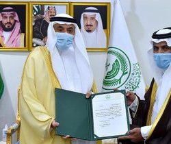 سمو أمير منطقة الرياض يستقبل الطالب بن سعيدان لحصوله على المركز الأول في مسابقة الخط العربي