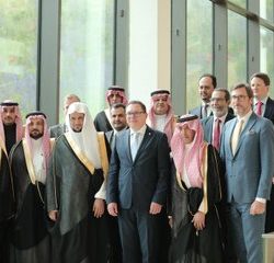 سمو أمير تبوك يرأس الجلسة الافتتاحية للدورة الأولى لمجلس المنطقة.