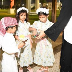 الأمر بالمعروف تشارك المجتمع فرحتهم بالعيد في حرمه