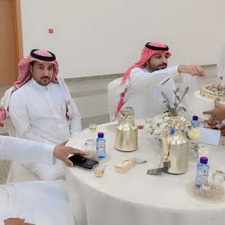 الفريق العمرو يعايد منسوبي الدفاع المدني وينقل تهاني سمو وزير الداخلية ..