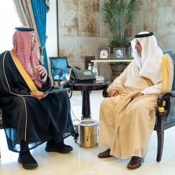 د. تركي العيار يكرم اعضاء اللجنة الإعلامية والطلاب المشاركين فى ملتقى التوحد في مطعم المزرعة