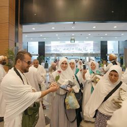 أمين عسير في زيارة تفقدية مفاجئه لحديقة المطار