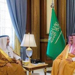 سعادة محافظ محافظة جزر فرسان يفعل مبادرة يستفتونك