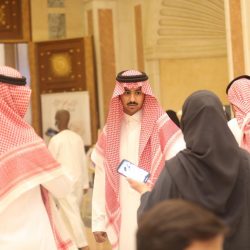 رئيس عقار الباحة يكرم الخازم والكرت